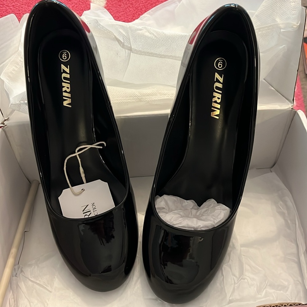 ZURIN black, patent leather style rounded toe pumps. Size 9.